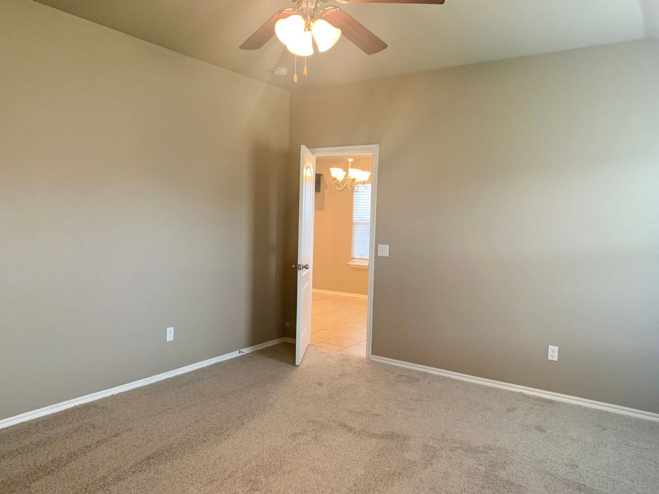 2712 Demotte Dr - Photo 7 of 17