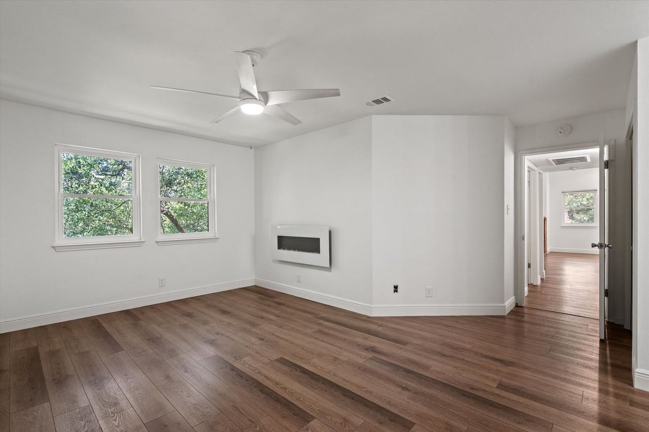 9226 Jollyville Rd #220 - Photo 7 of 26