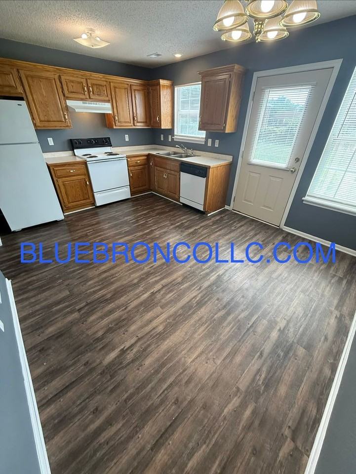 621 Willow Ln #B - Photo 3 of 13