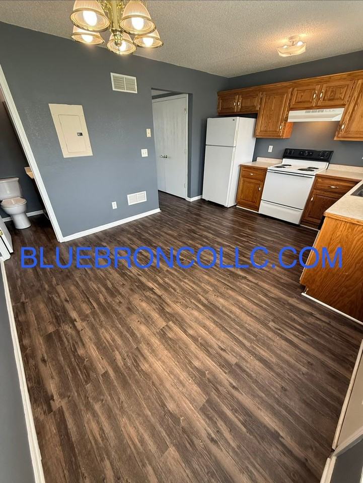 621 Willow Ln #B - Photo 4 of 13