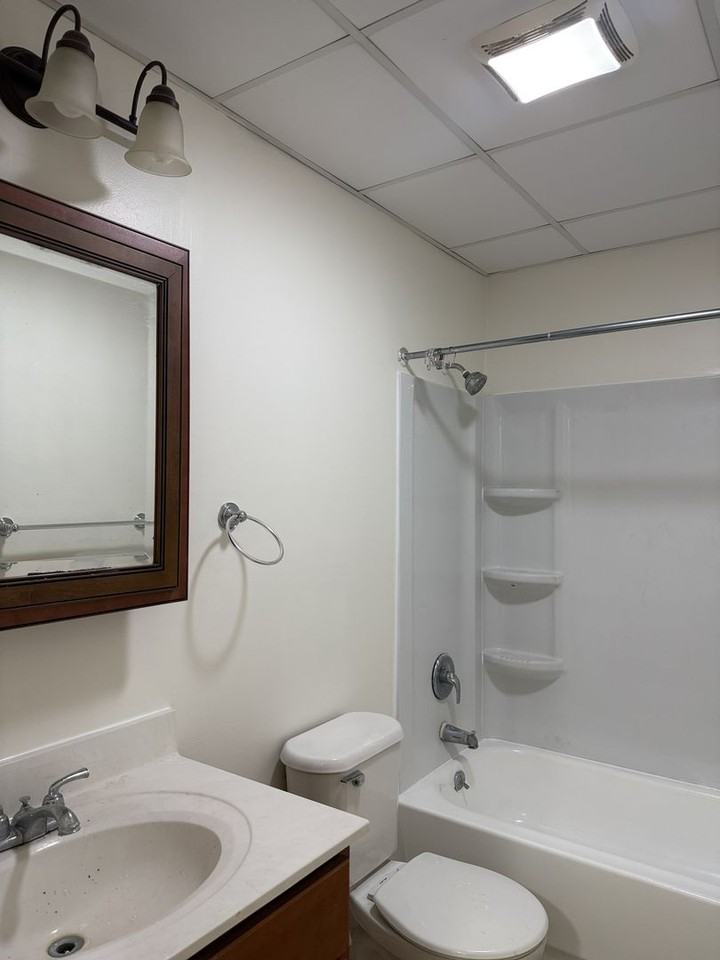 607 Cypress St - Photo 4 of 16