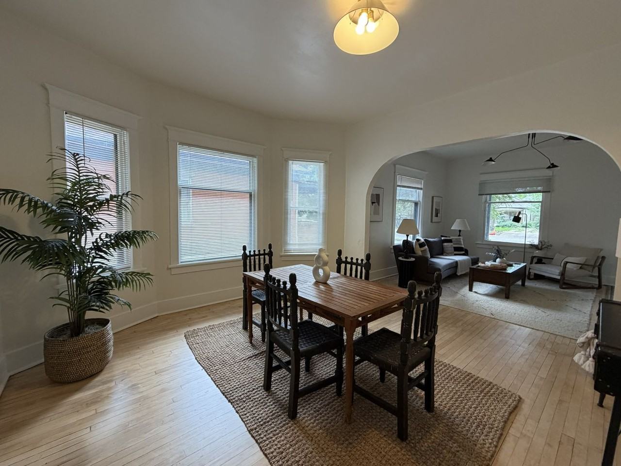 604 S Meldrum St - Photo 4 of 16