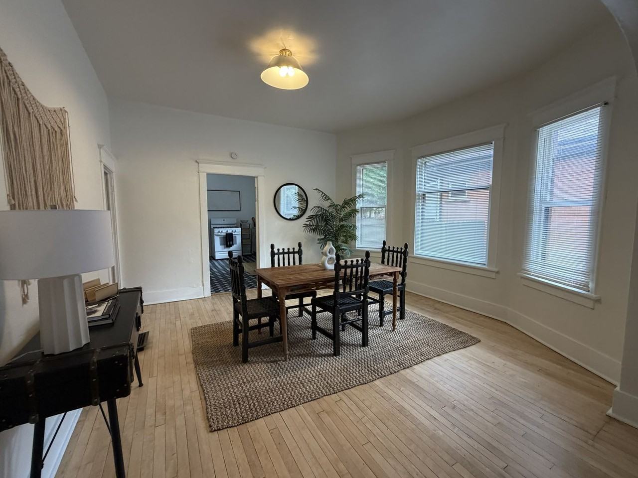 604 S Meldrum St - Photo 5 of 16