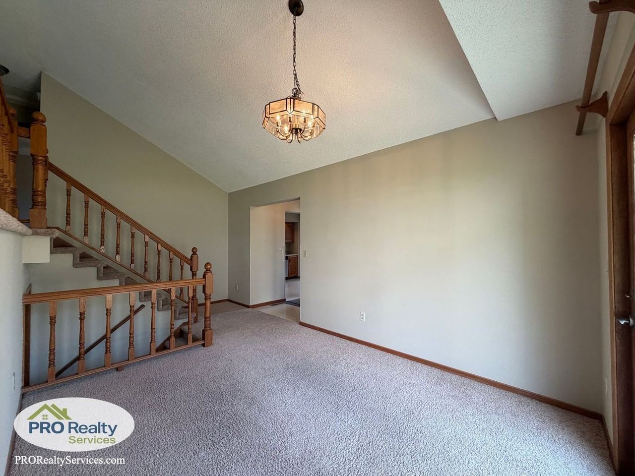 5642 Royal Oaks Dr - Photo 3 of 24
