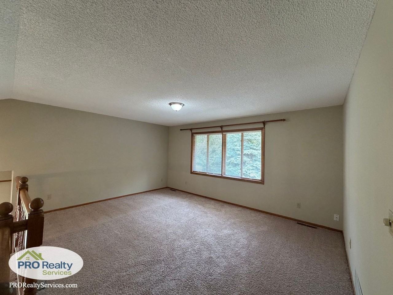 5642 Royal Oaks Dr - Photo 7 of 24