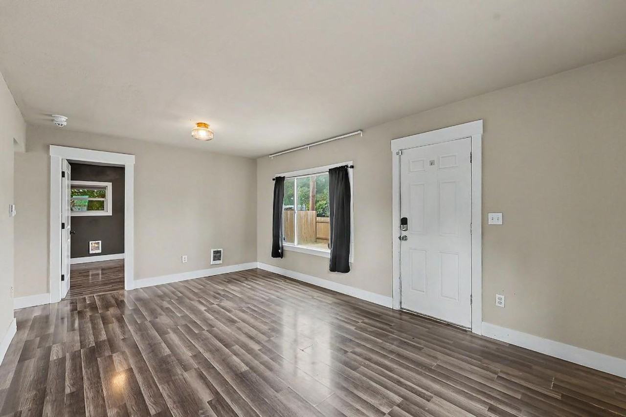 14917 W Thorne Ln Sw - Photo 5 of 23