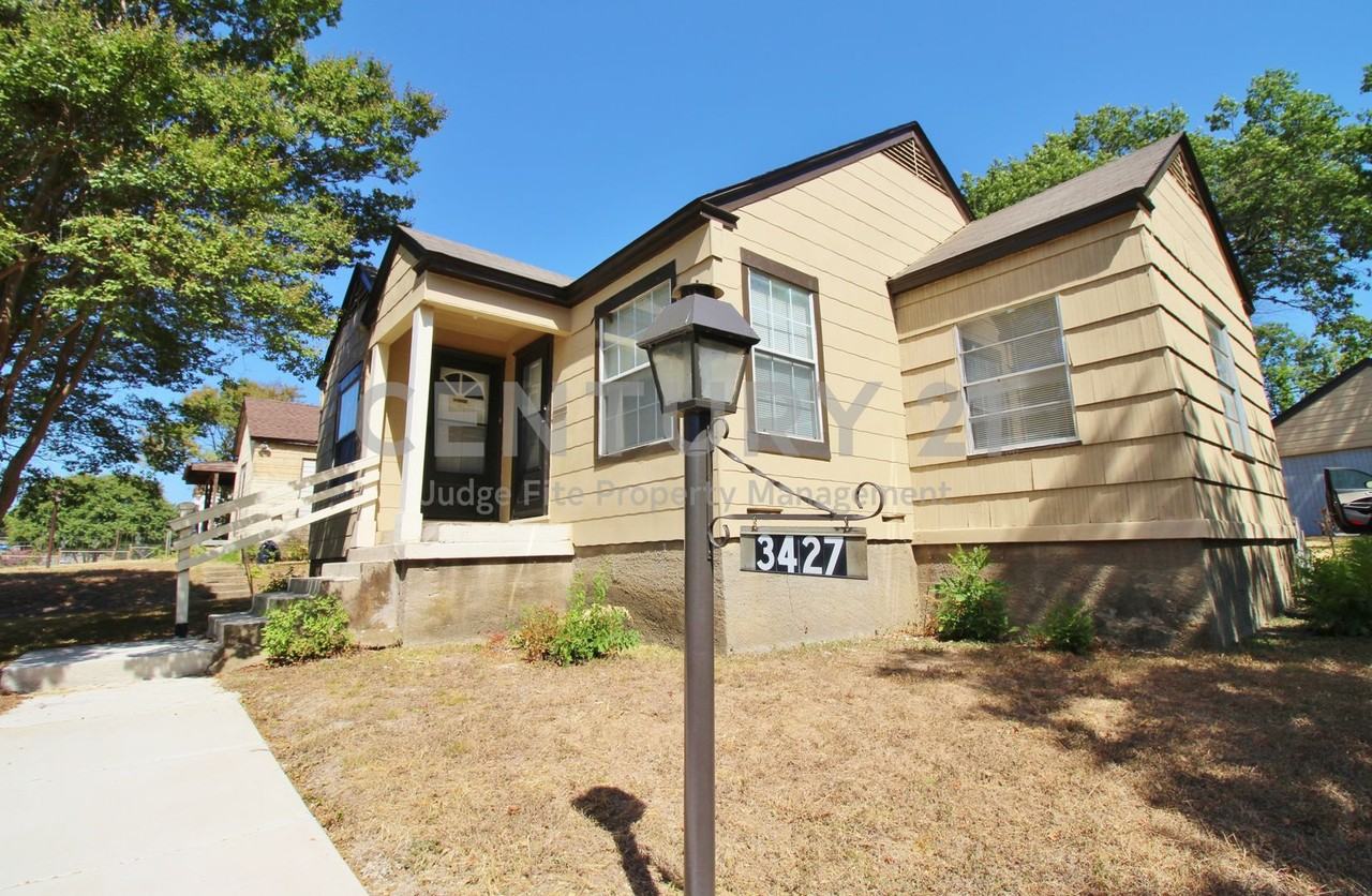 3427 Kinmore St - Photo 2 of 22