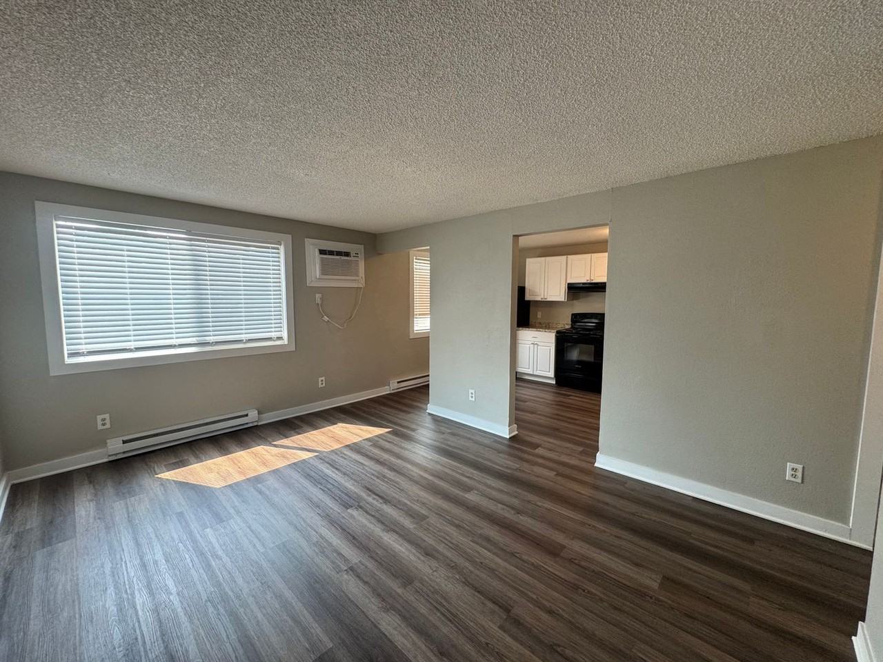 COZY 2BD/1BA NORTH WEST APARTMENT | ON - Photo 2 of 22