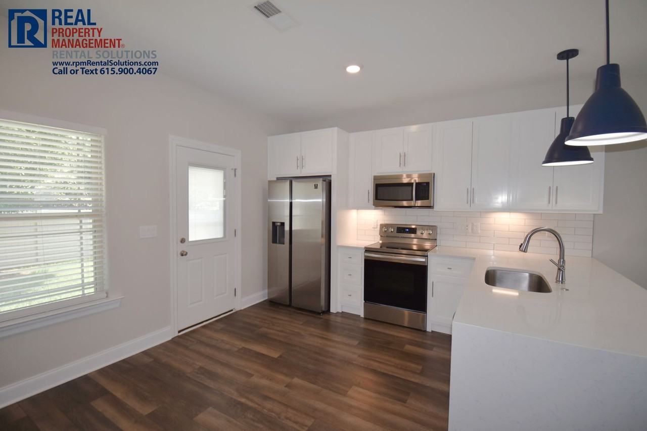 555 Gresham Ln Unit 4e - Photo 7 of 20