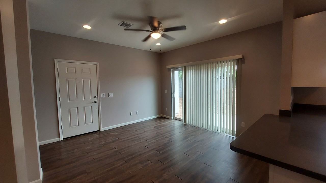 1728 E Ocotillo Rd - Photo 5 of 20