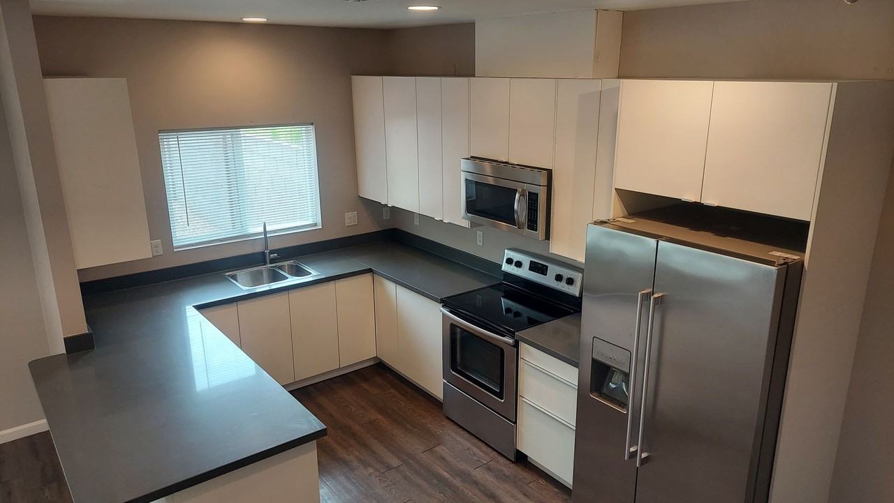 1728 E Ocotillo Rd - Photo 7 of 20