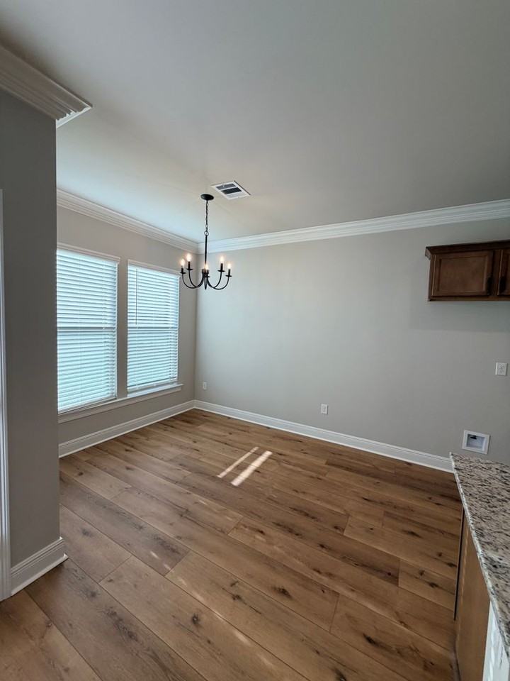 820 Venecia Dr - Photo 4 of 29
