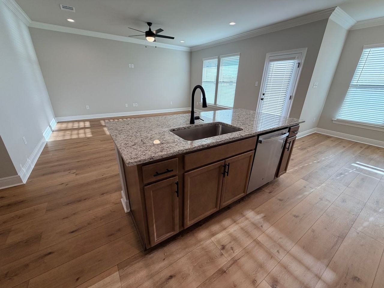 820 Venecia Dr - Photo 5 of 29