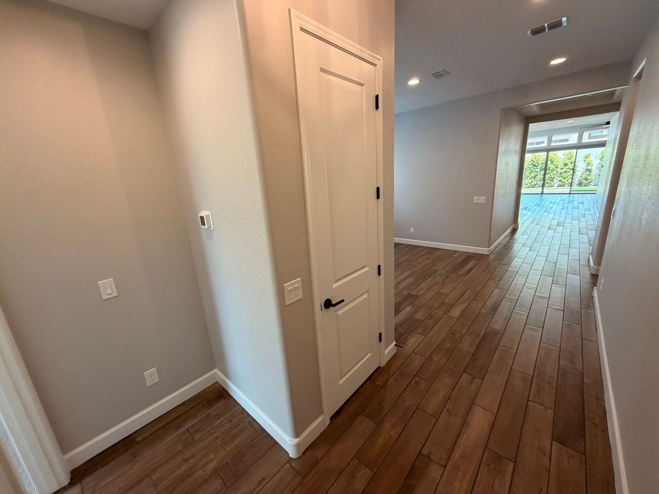 1926 W Holden Dr - Photo 2 of 31