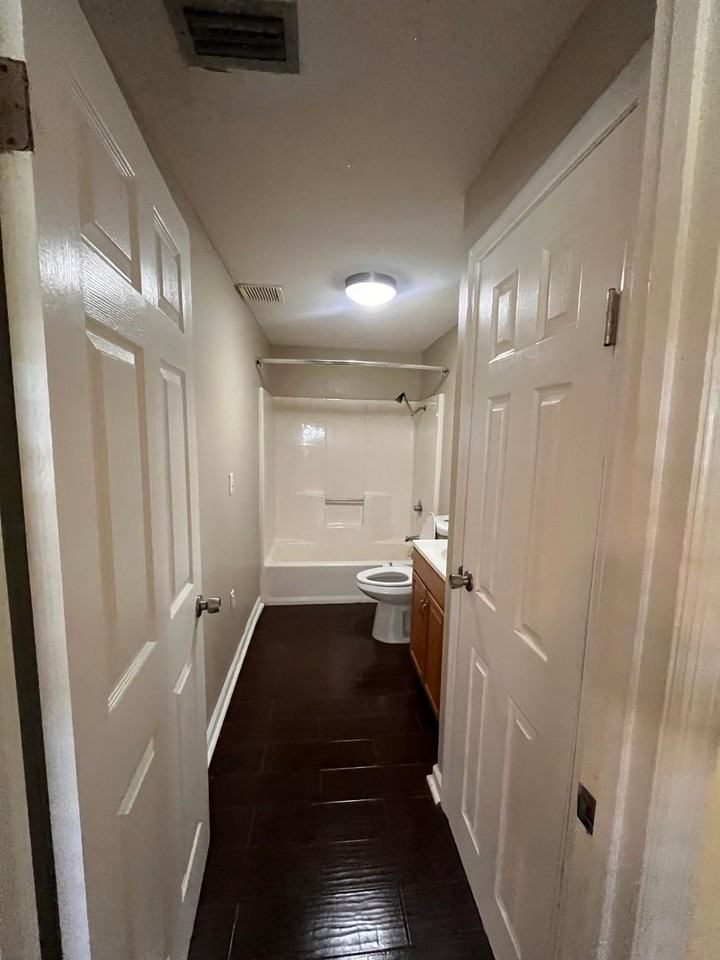18 Peachtree St - Photo 3 of 21