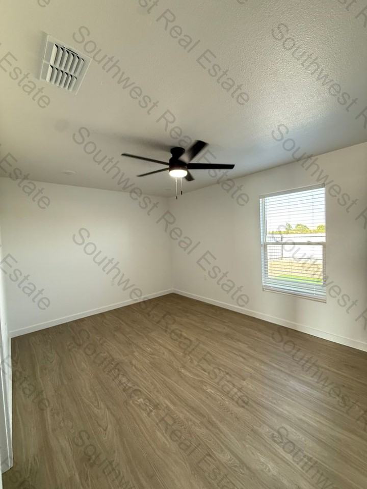 3509 Ethan Ave - Photo 4 of 8