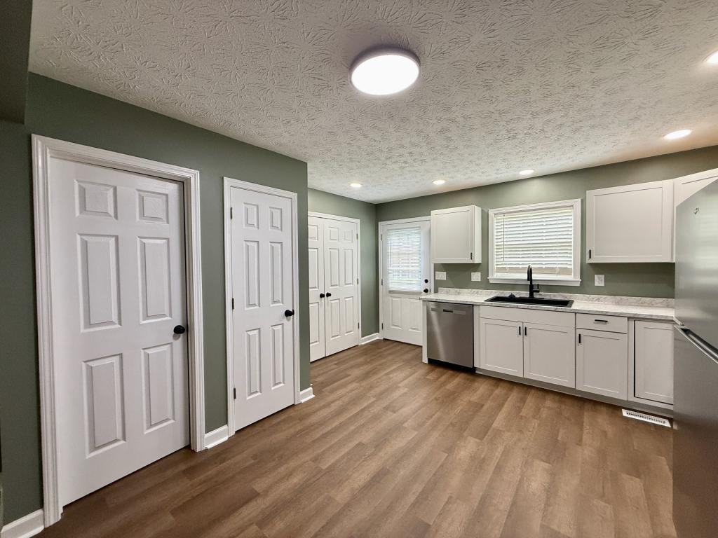 3875 Erwin Hwy - Photo 4 of 14