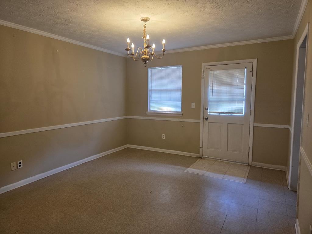 897 Six Oaks Cir - Photo 5 of 11
