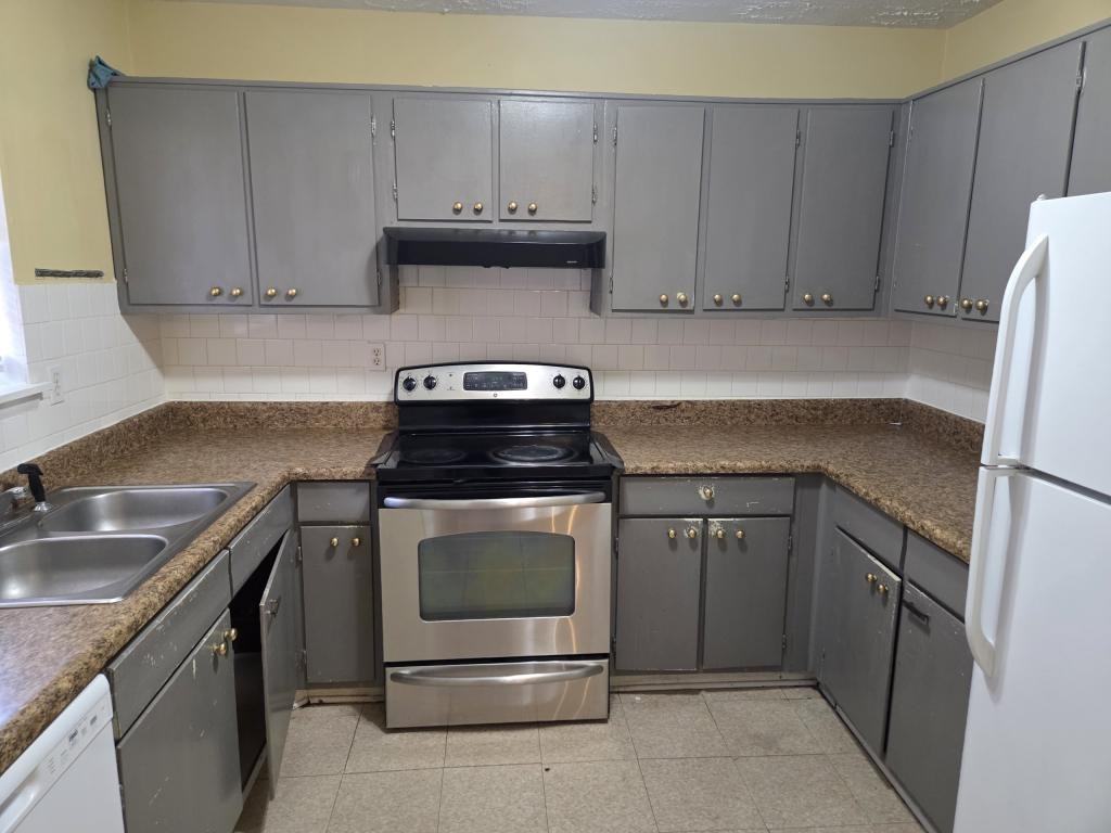 897 Six Oaks Cir - Photo 6 of 11