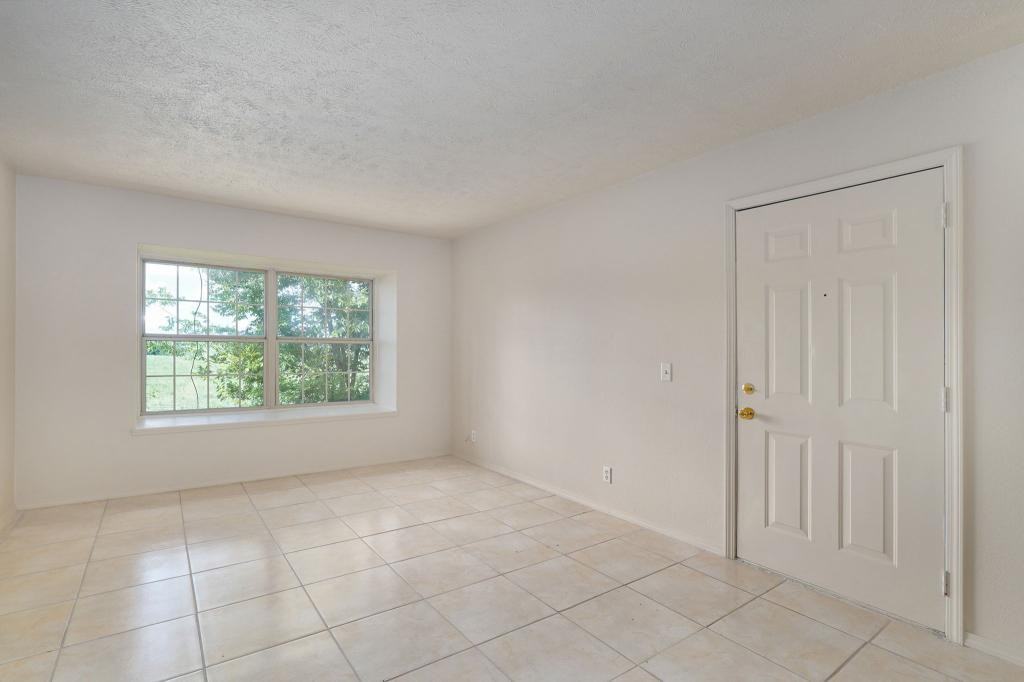 154 Fairway Ave - Photo 6 of 28