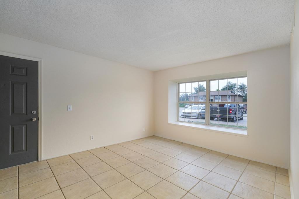 310 Fairway Dr - Photo 3 of 25