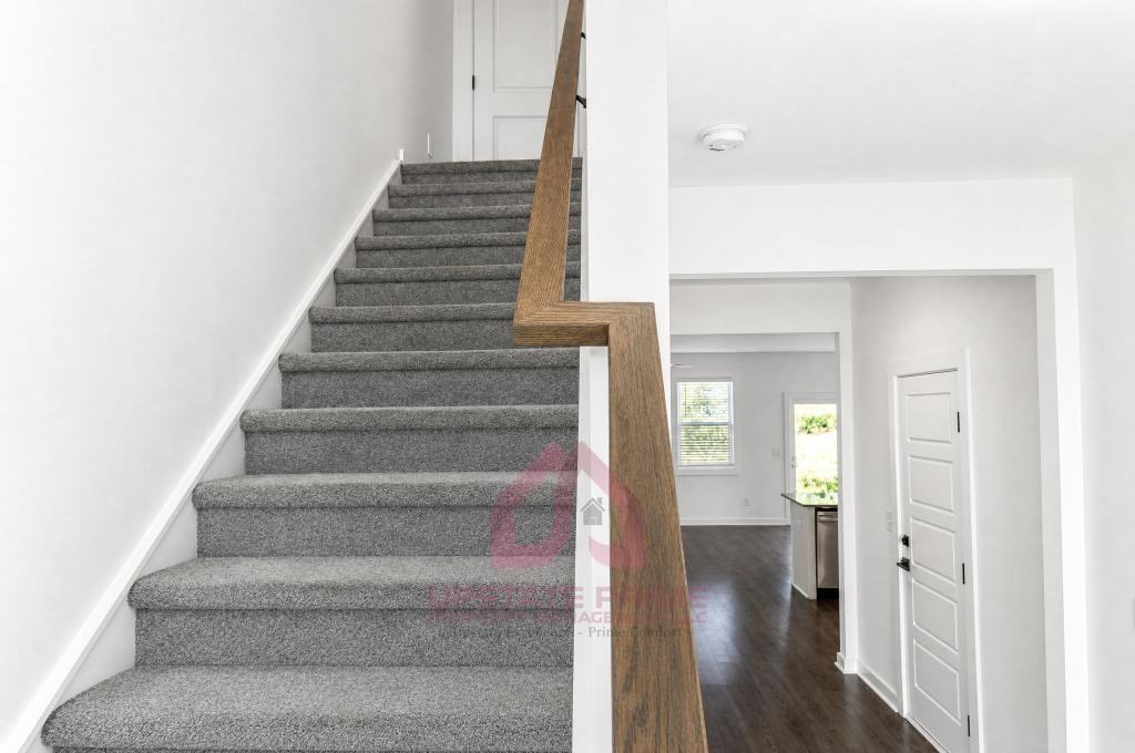 1455 Darrowby Way - Photo 3 of 33