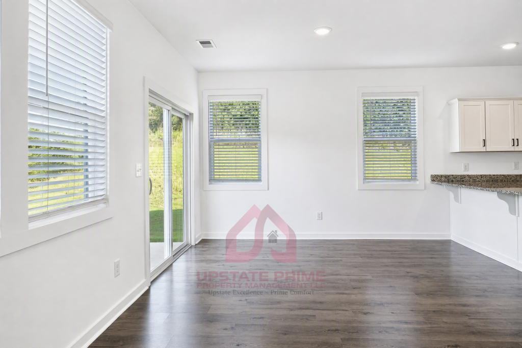 1455 Darrowby Way - Photo 7 of 33