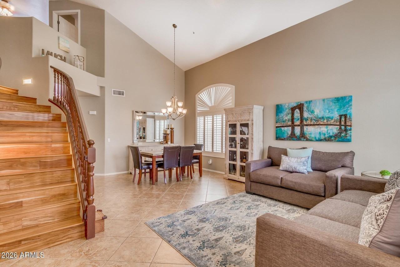 10045 E Redfield Dr - Photo 3 of 20