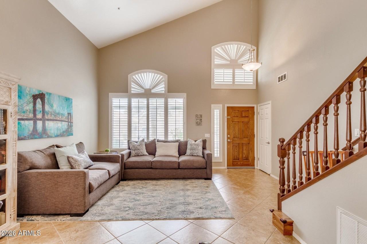 10045 E Redfield Dr - Photo 4 of 20
