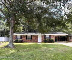 featured image of 10 Pembrook Cir