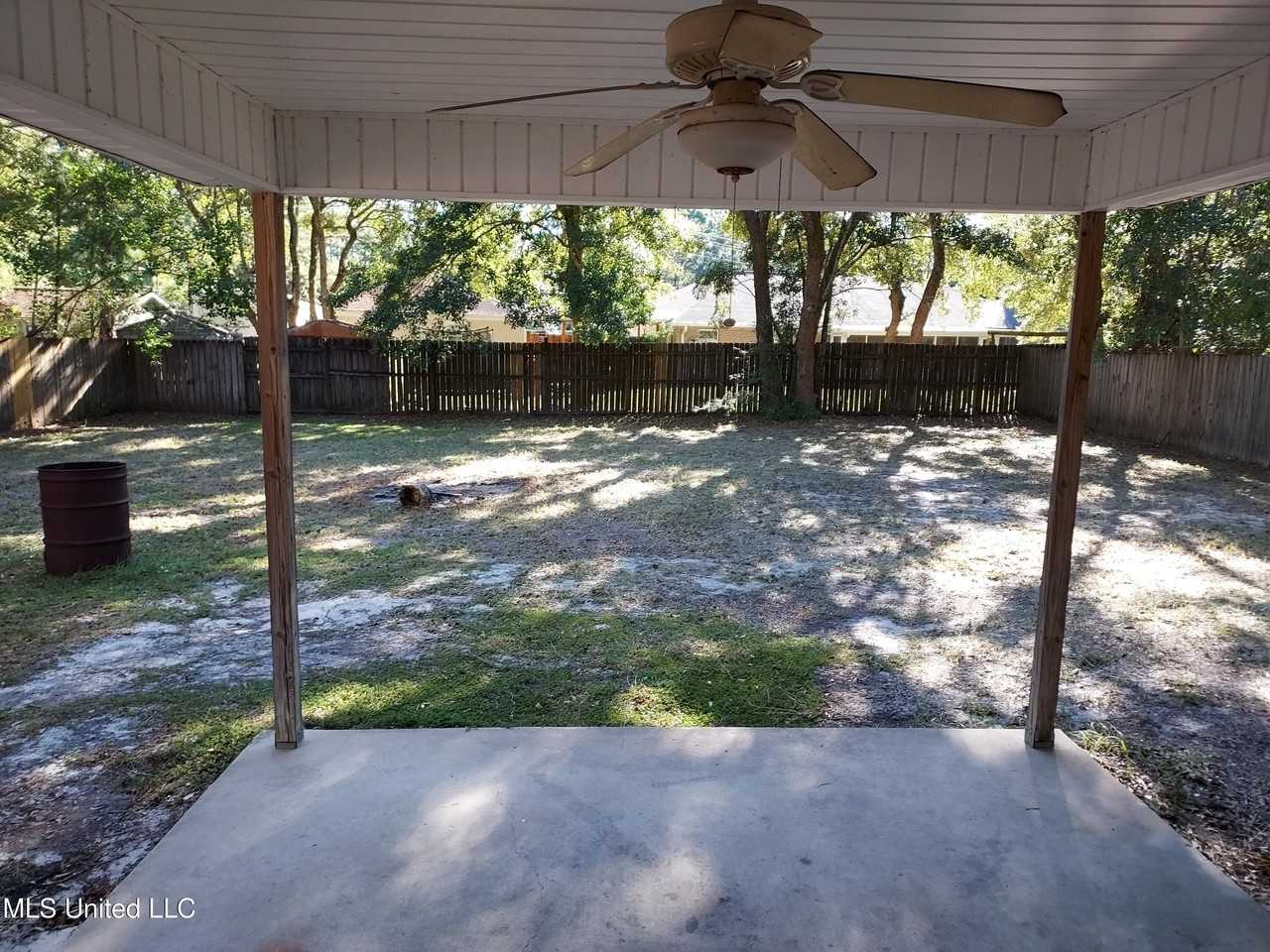 1009 Magnolia St - Photo 6 of 6