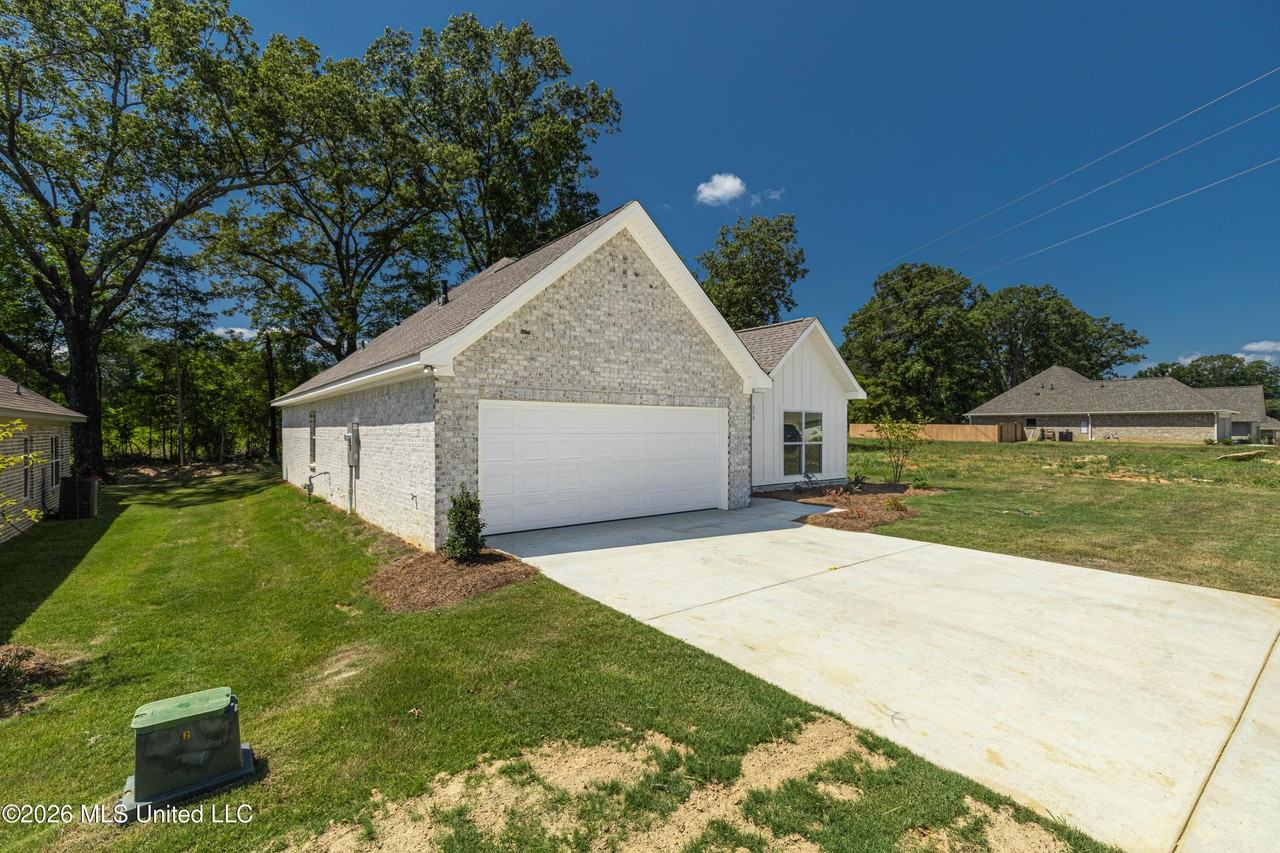 359 Willow Way - Photo 4 of 45