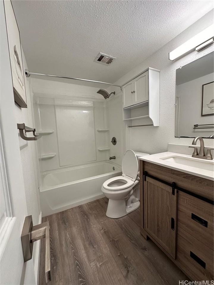 94-246 Leoku St #304 - Photo 7 of 11