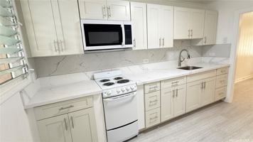 featured image of 1323 Kinau St #3