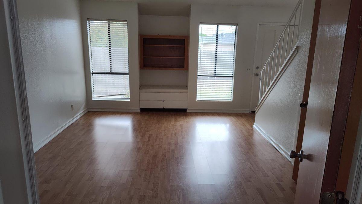 1216 Baden Ave - Photo 3 of 34