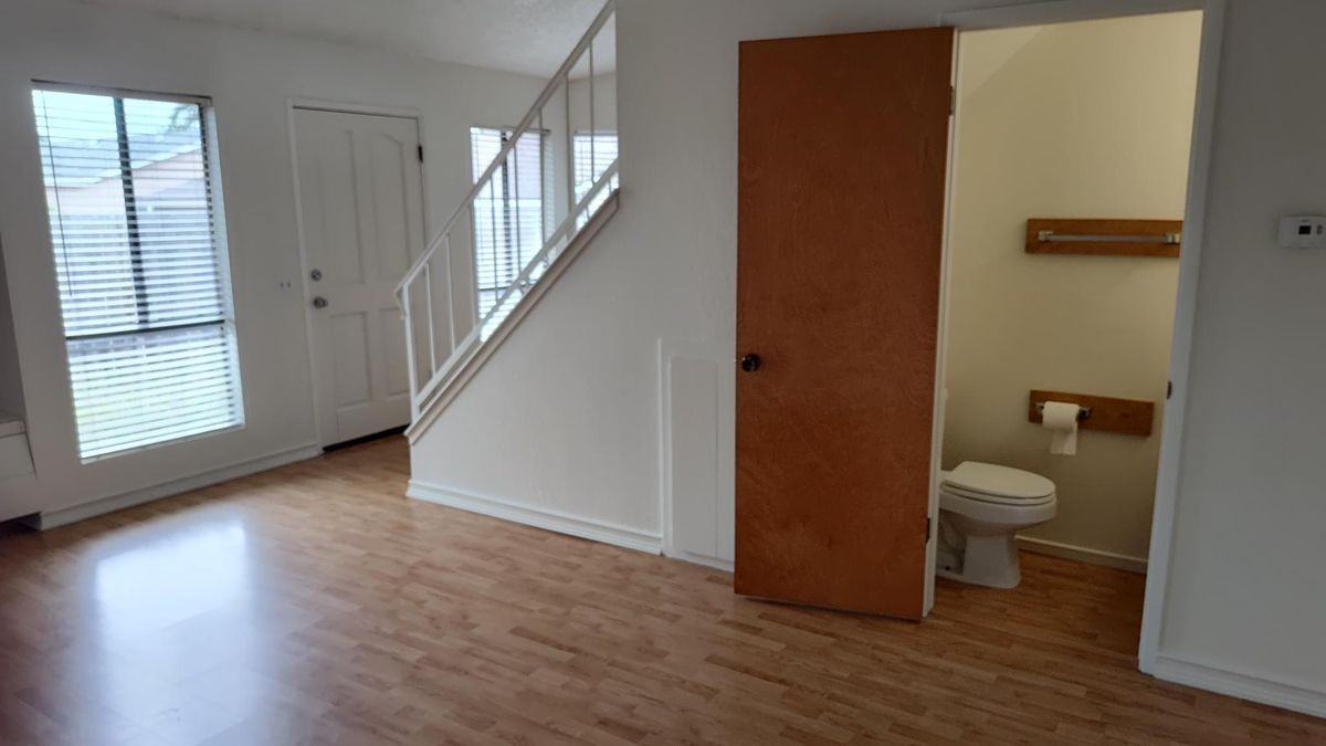 1216 Baden Ave - Photo 4 of 34