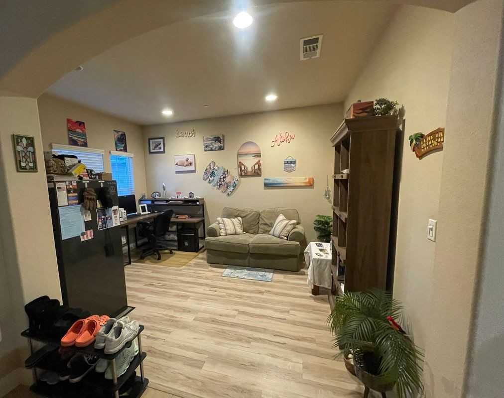 1274 N Cerritos Ave - Photo 5 of 40