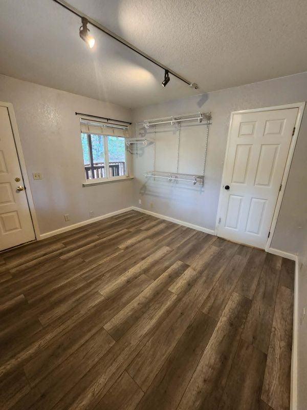 12896 Rices Crossing Rd - Photo 5 of 7