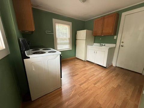 102 Ledgeside Ave - Photo 3 of 3