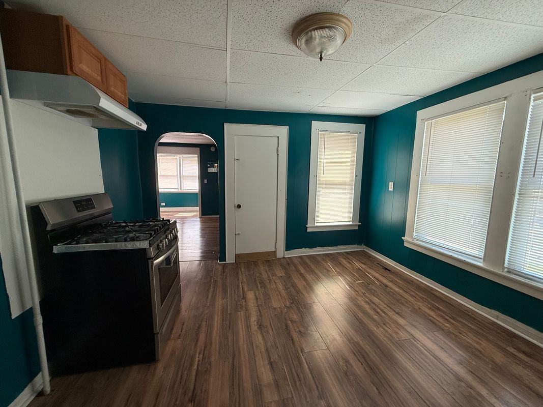 1287 N Main St - Photo 3 of 8