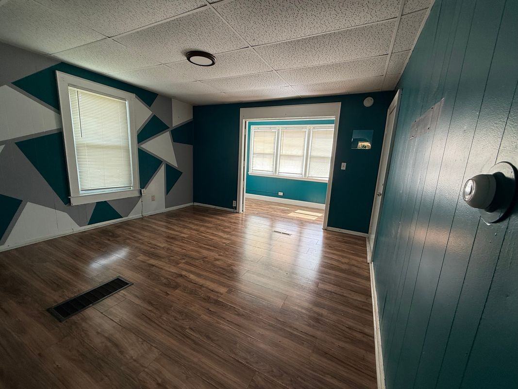 1287 N Main St - Photo 6 of 8