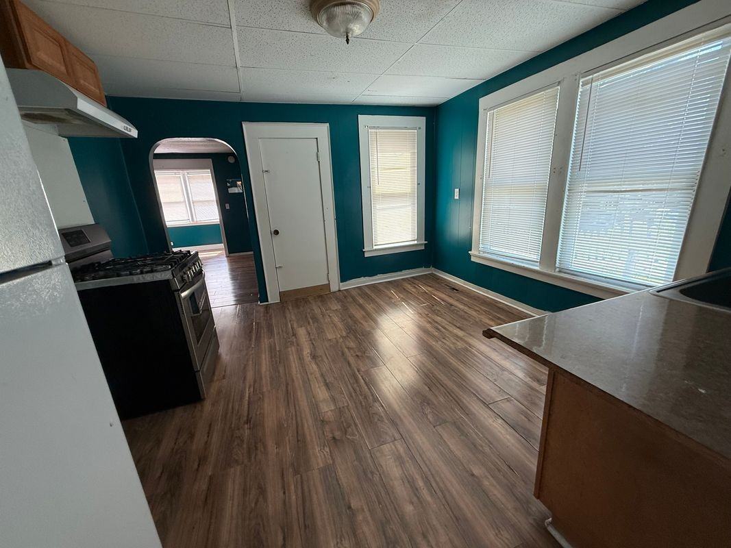 1287 N Main St - Photo 7 of 8