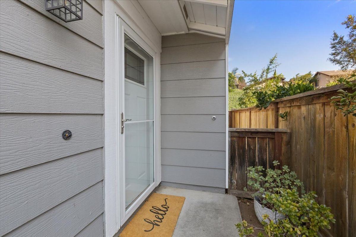 274 Boleroridge Pl - Photo 3 of 30