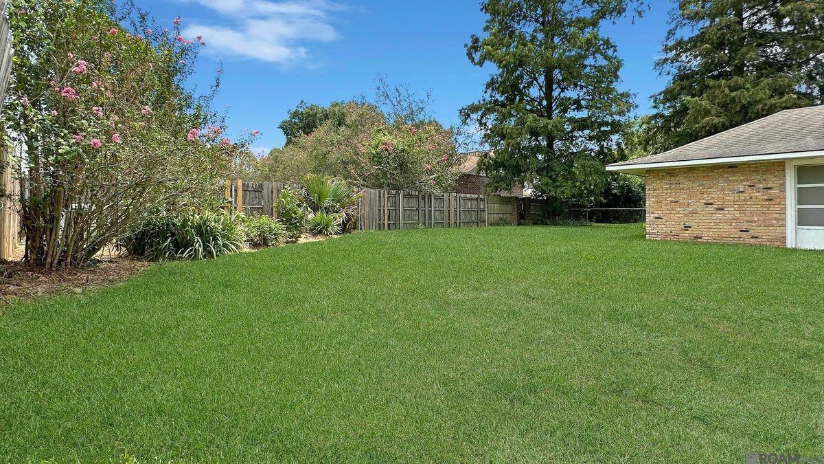 1740 Rue Crozat - Photo 3 of 24