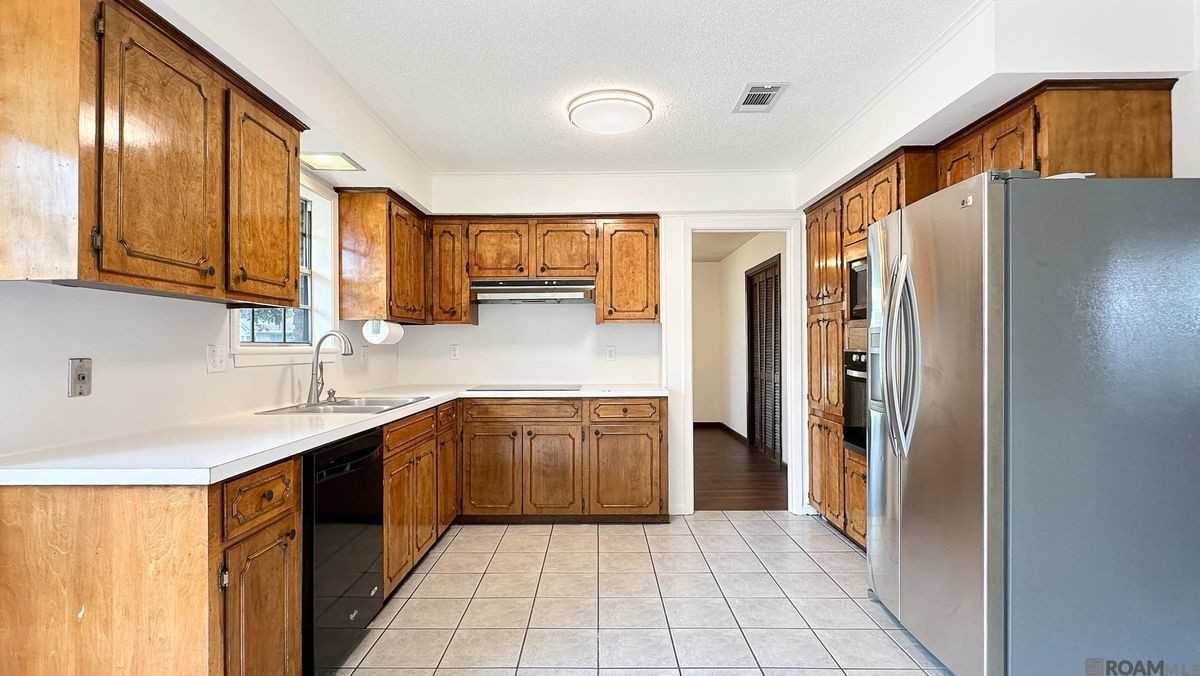 1740 Rue Crozat - Photo 4 of 24