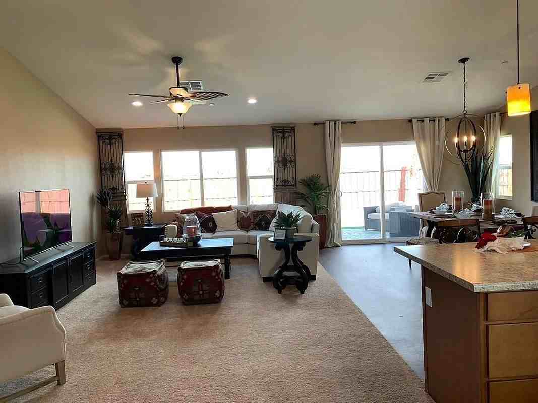 265 W Playa Del Carmen - Photo 2 of 10