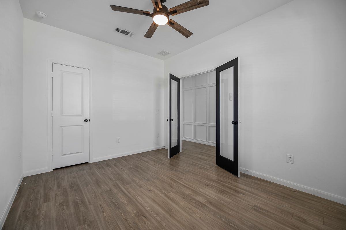 23403 Cranberry Grader Ln - Photo 4 of 37