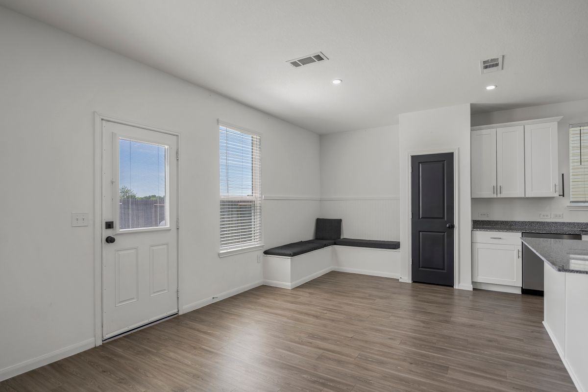 23403 Cranberry Grader Ln - Photo 6 of 37