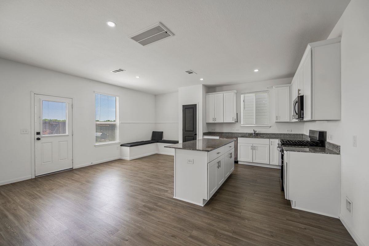 23403 Cranberry Grader Ln - Photo 7 of 37