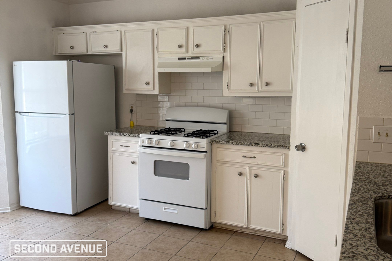 1602 Jana Ln - Photo 3 of 22